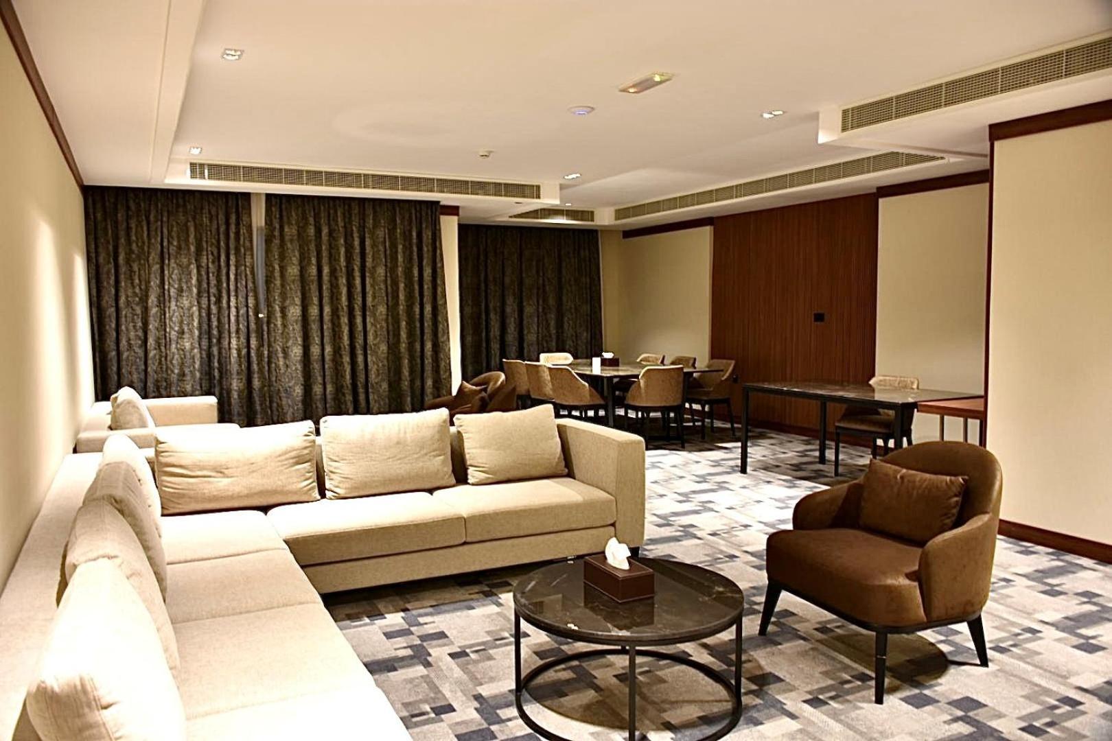 Royal Vista Hotel Ibri Exterior photo